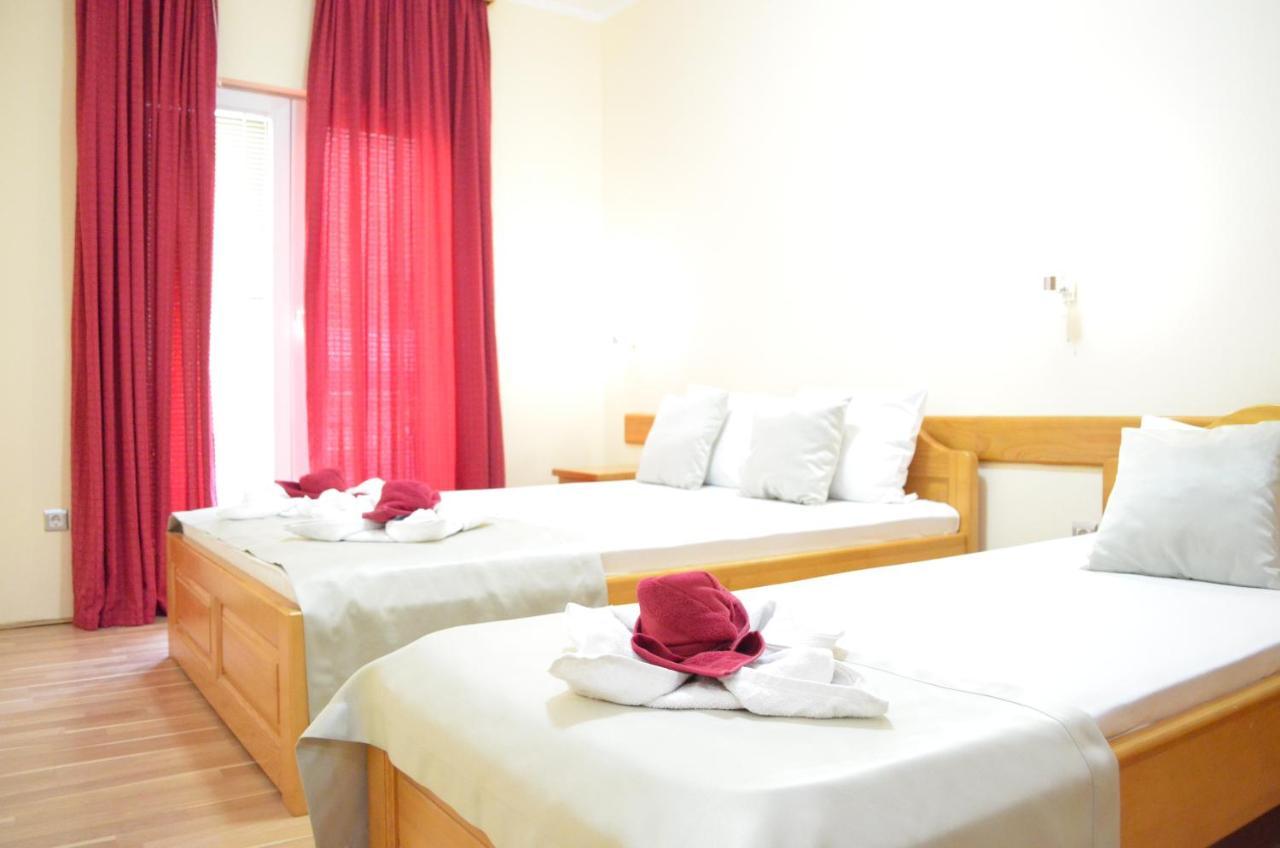 Hotel Sirena Marta à Sutomore Extérieur photo