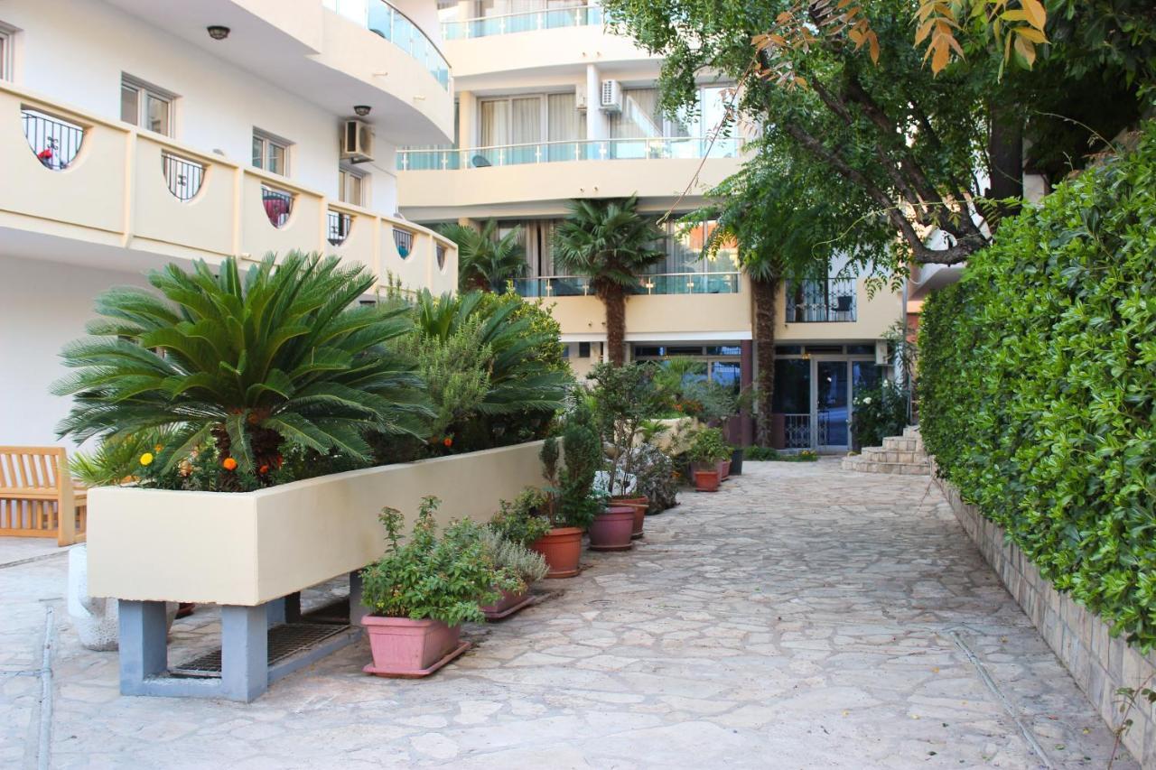 Hotel Sirena Marta à Sutomore Extérieur photo