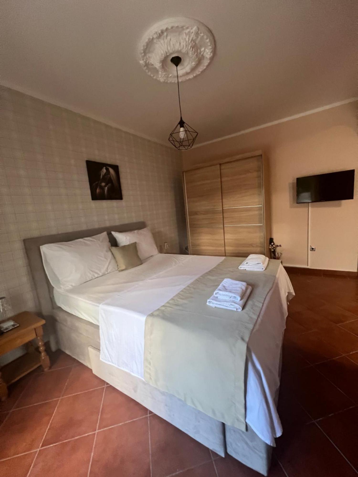 Hotel Sirena Marta à Sutomore Extérieur photo