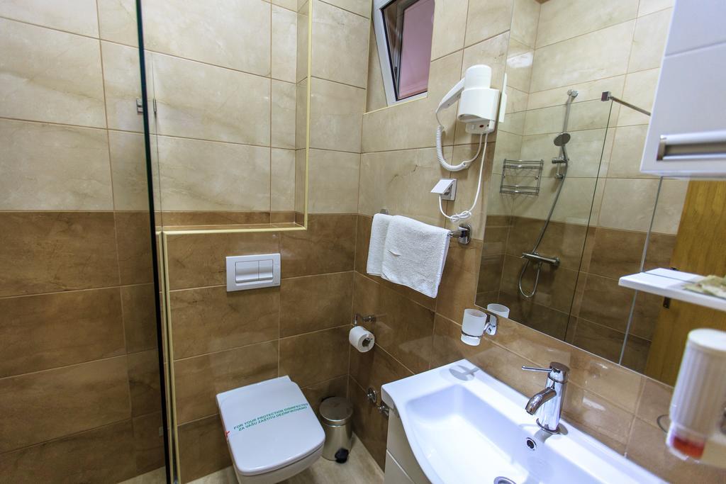Hotel Sirena Marta à Sutomore Extérieur photo